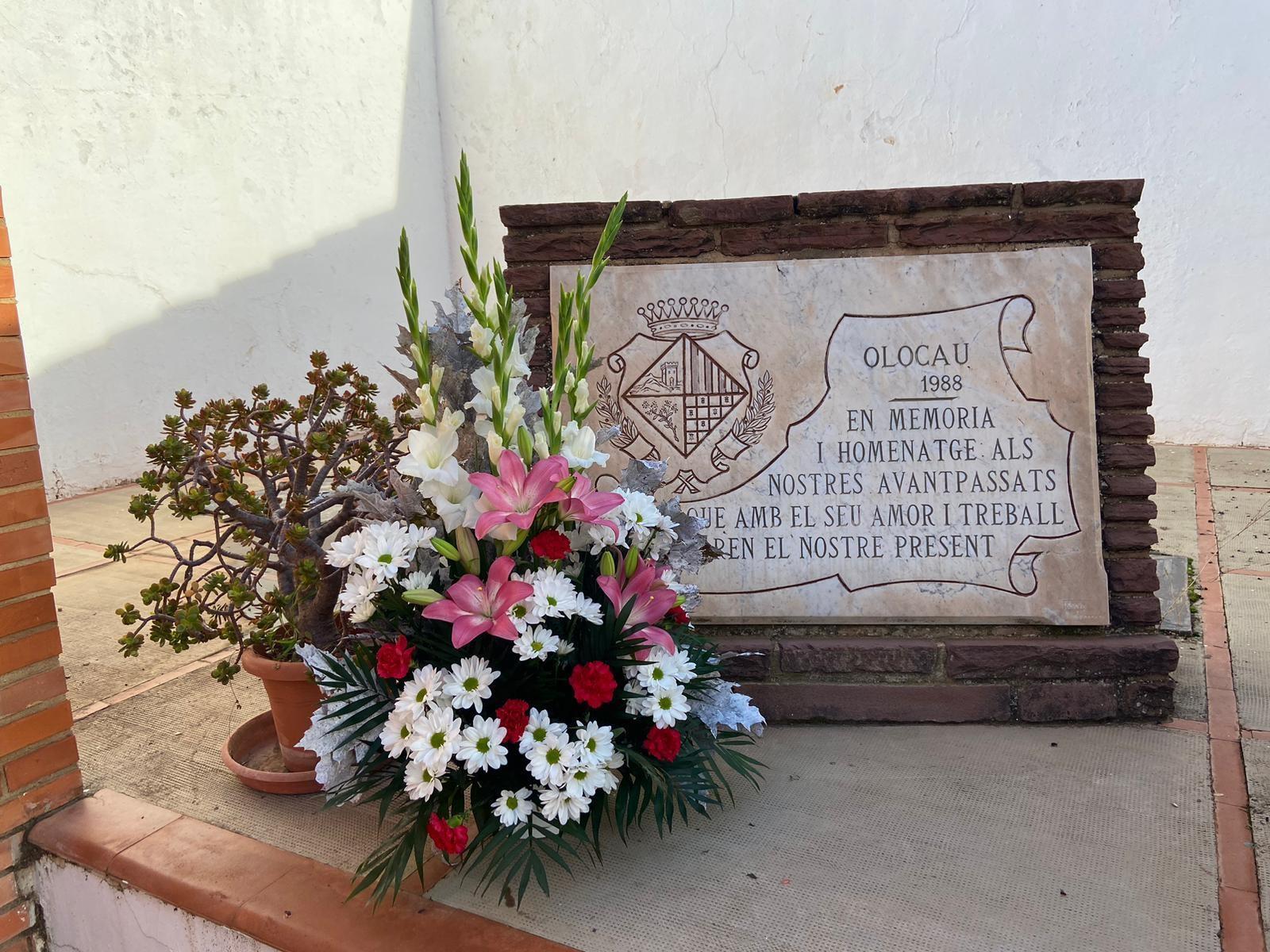 Foto ofrenda flores Ayuntamiento Olocau Todos los Santos 2024 1
