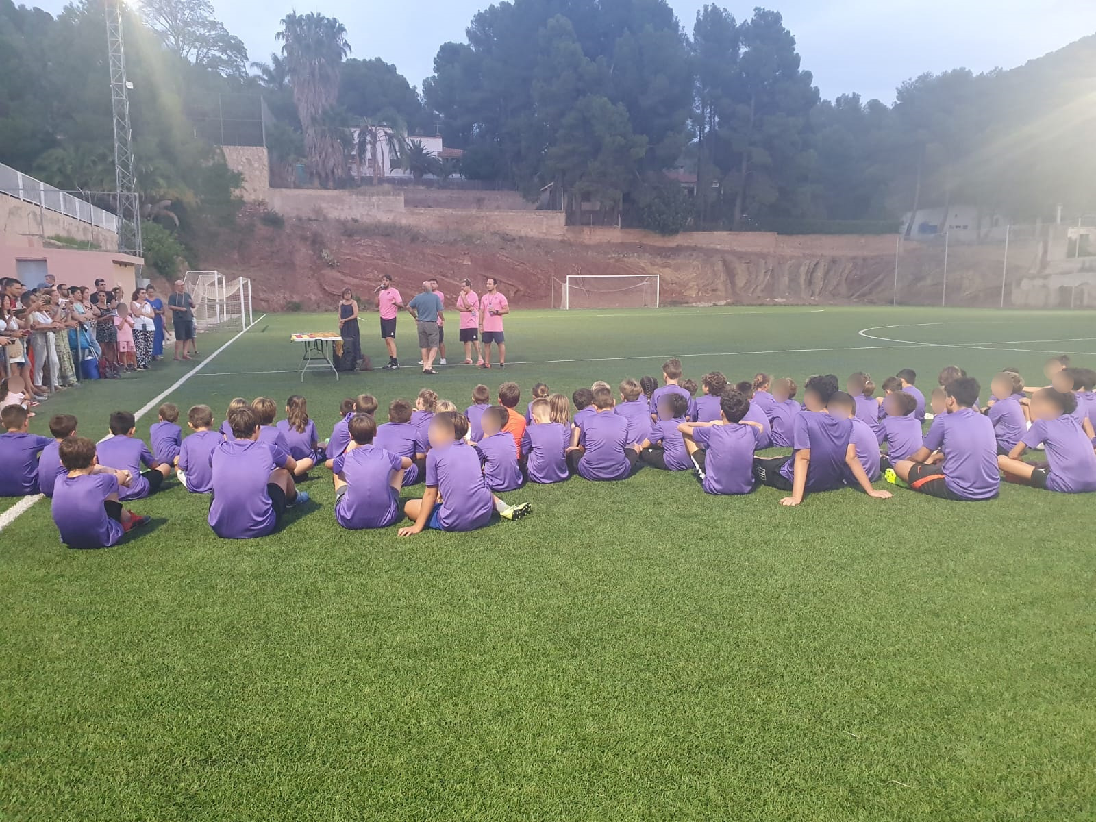 Entrega medallas Escuela Verano F&uacute;tbol Olocau 2025 1