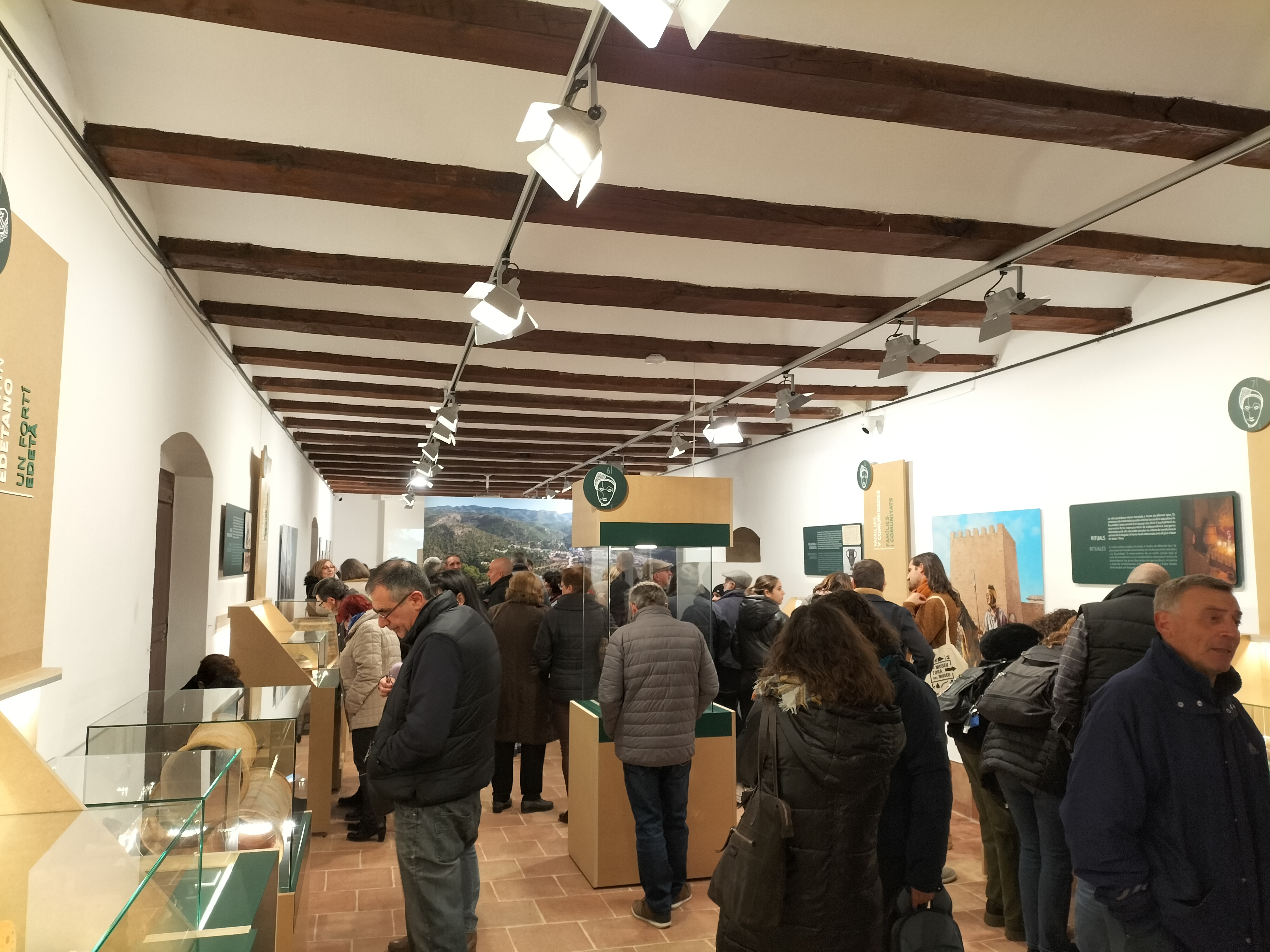 Exposici&oacute;n 'El Puntal dels Llops' Olocau - 1