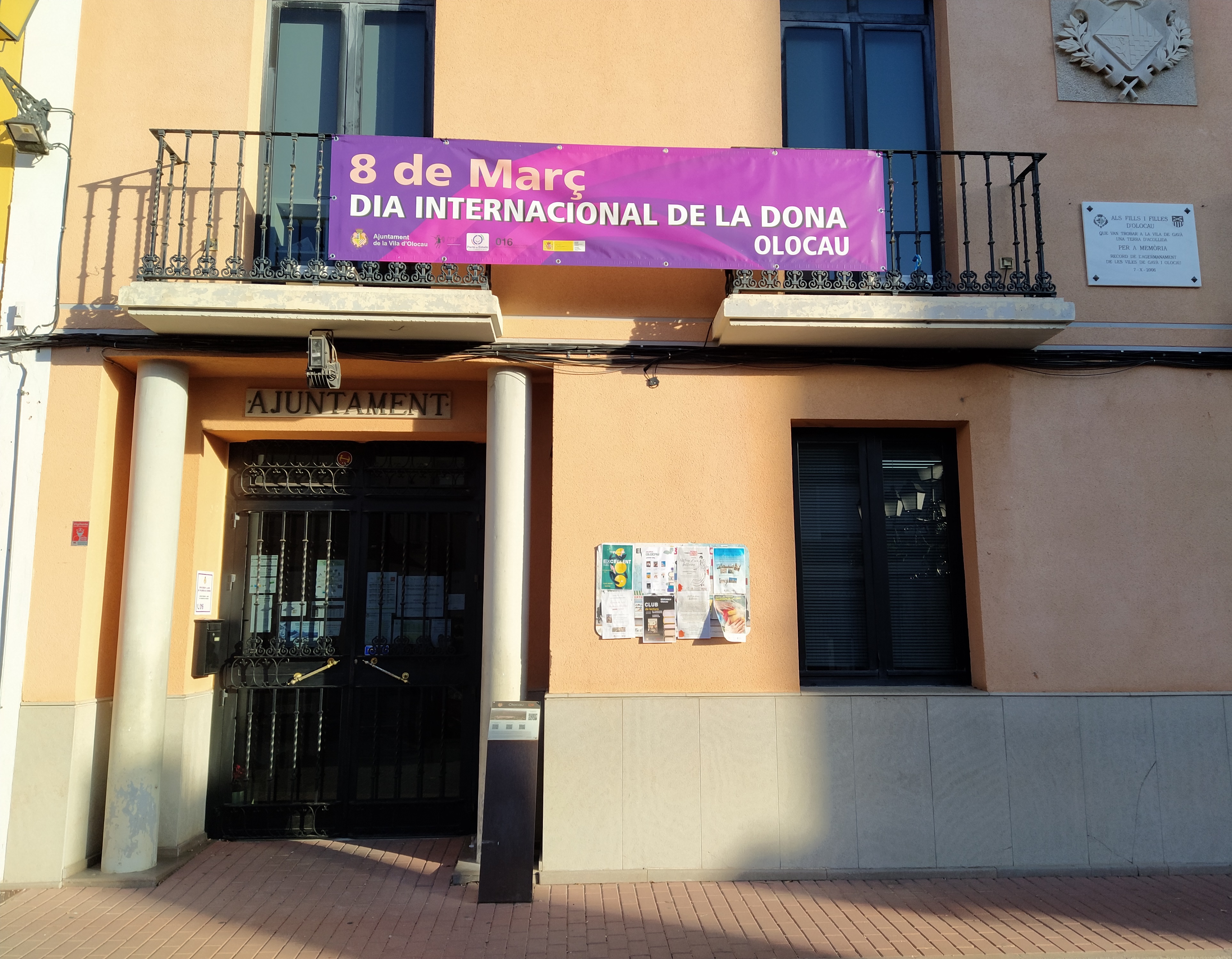 Foto pancarta 8M Olocau