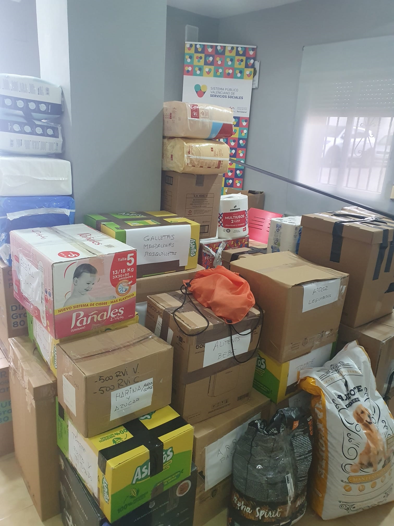 Recogida solidaria y voluntarios Alaqu&agrave;s y l'Alc&uacute;dia DANA Olocau 2