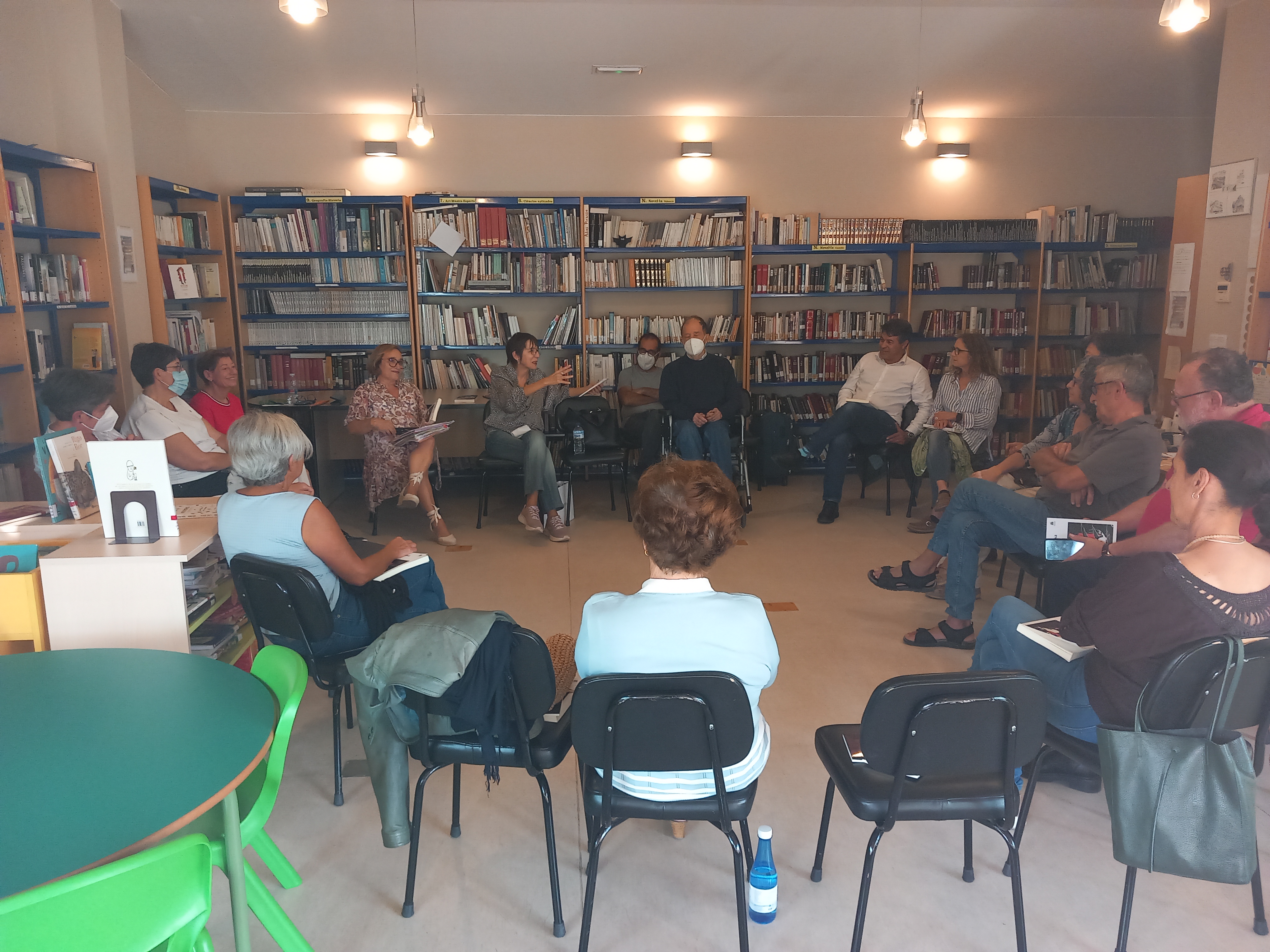 Foto encuentro con Raquel Ricart Olocau 1