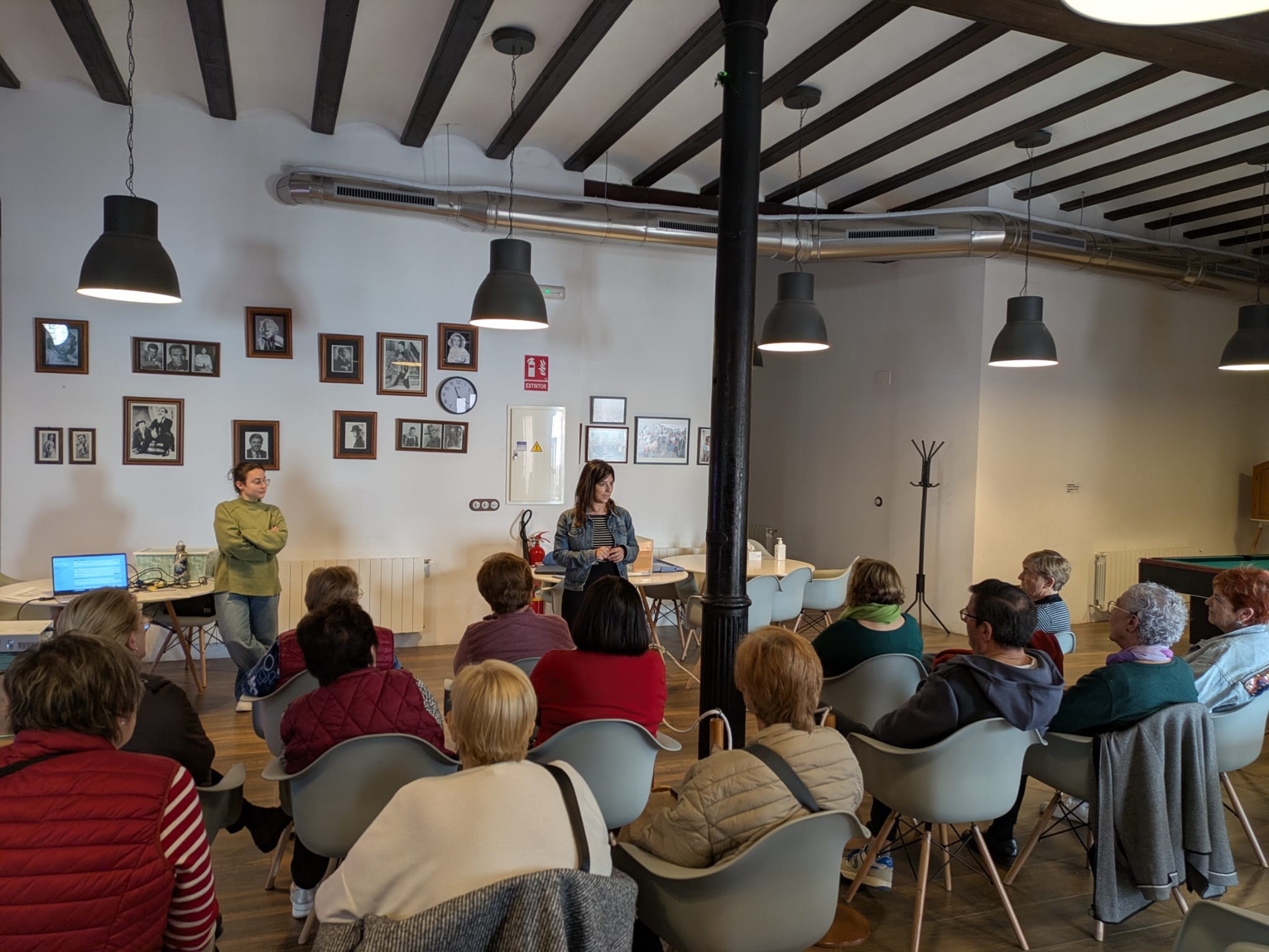 Taller de estimulaci&oacute;n cognitiva - Asociaci&oacute;n de Jubilados Olocau 1