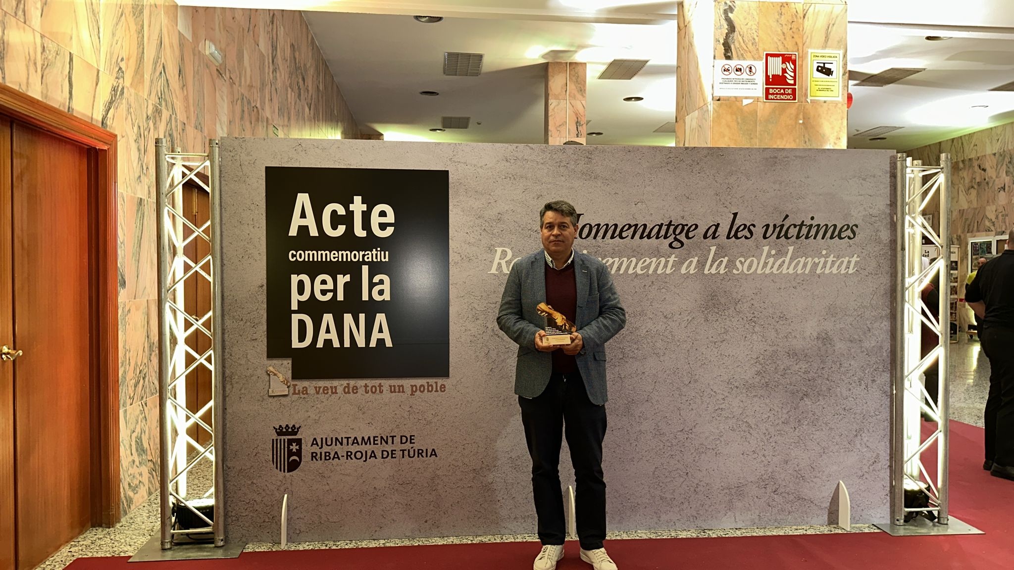 Acto La veu de tot un poble Riba-roja de T&uacute;ria Olocau 1