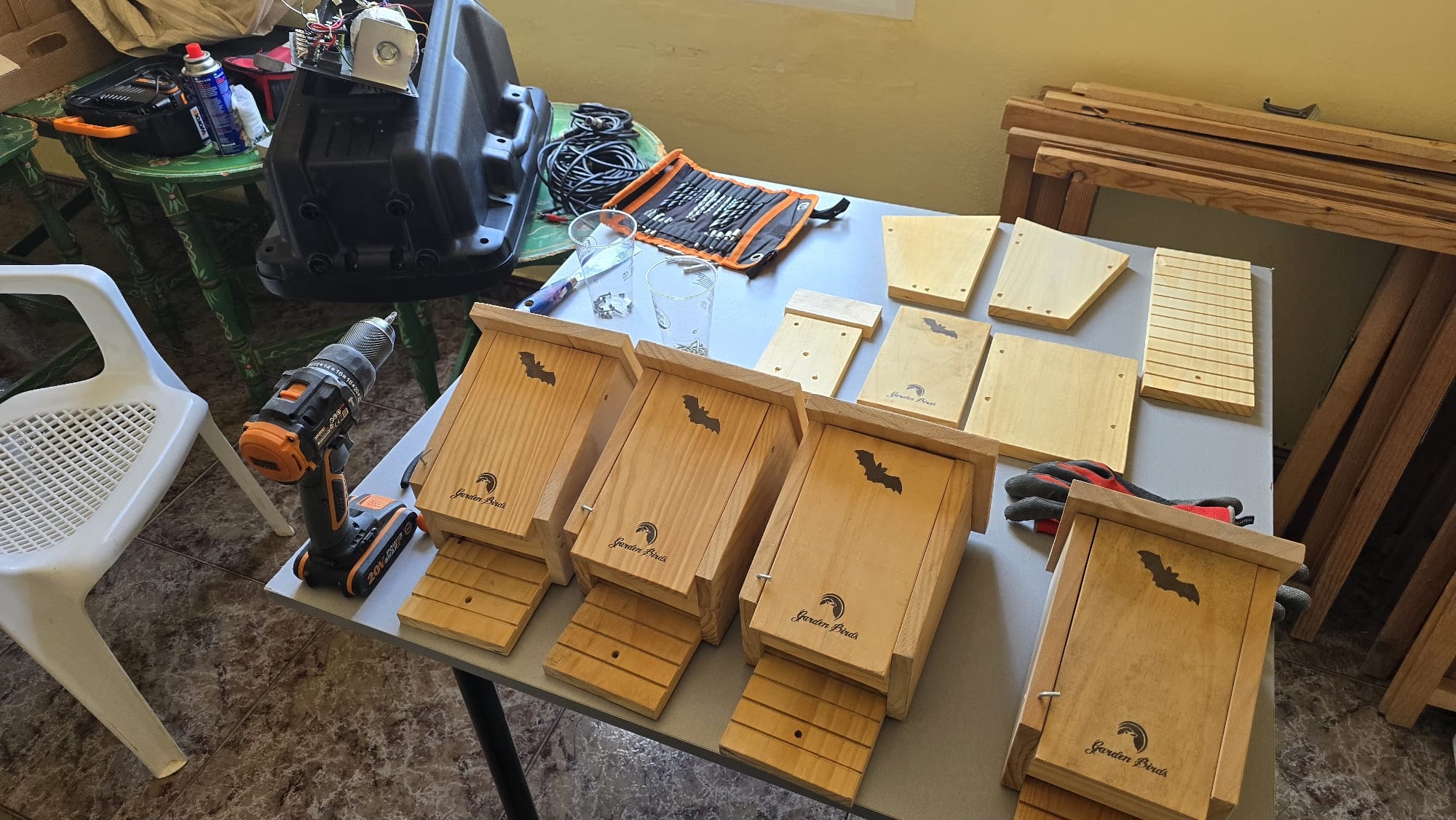 Taller de montaje de cajas nido-refugio para murci&eacute;lagos en La Lloma Olocau 2