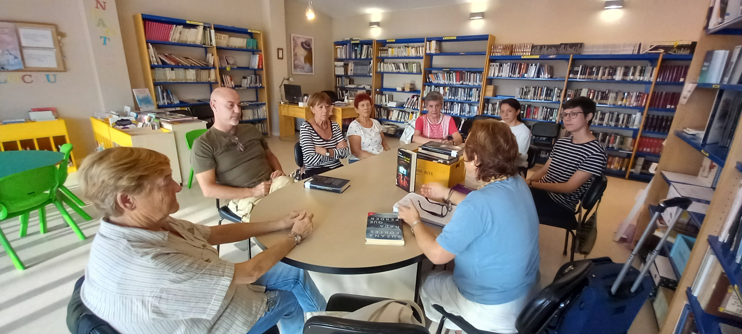 Sesi&oacute;n de octubre del Club de Lectura de Adultos Olocau 3