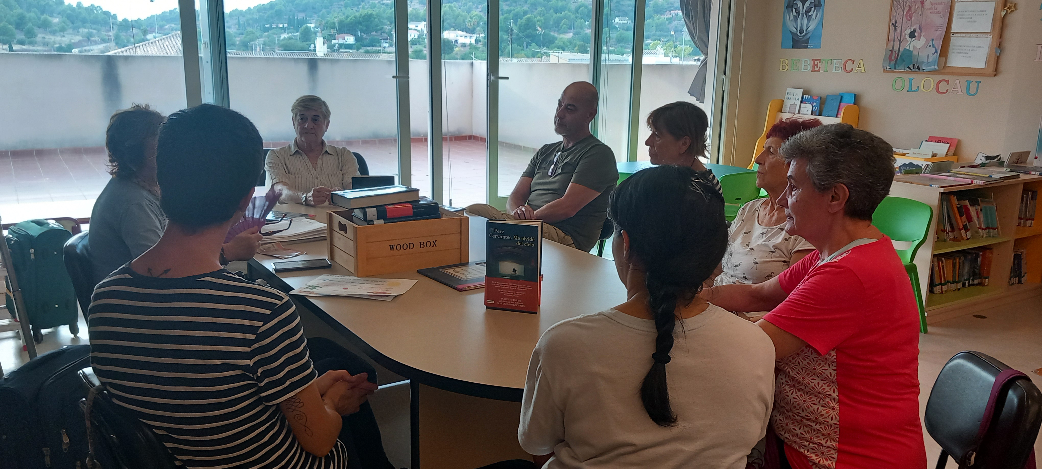 Sesi&oacute;n de octubre del Club de Lectura de Adultos Olocau 2