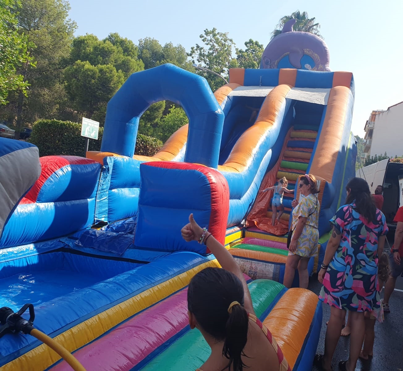 Parque infantil hinchable de agua y Fiesta de la espuma Olocau