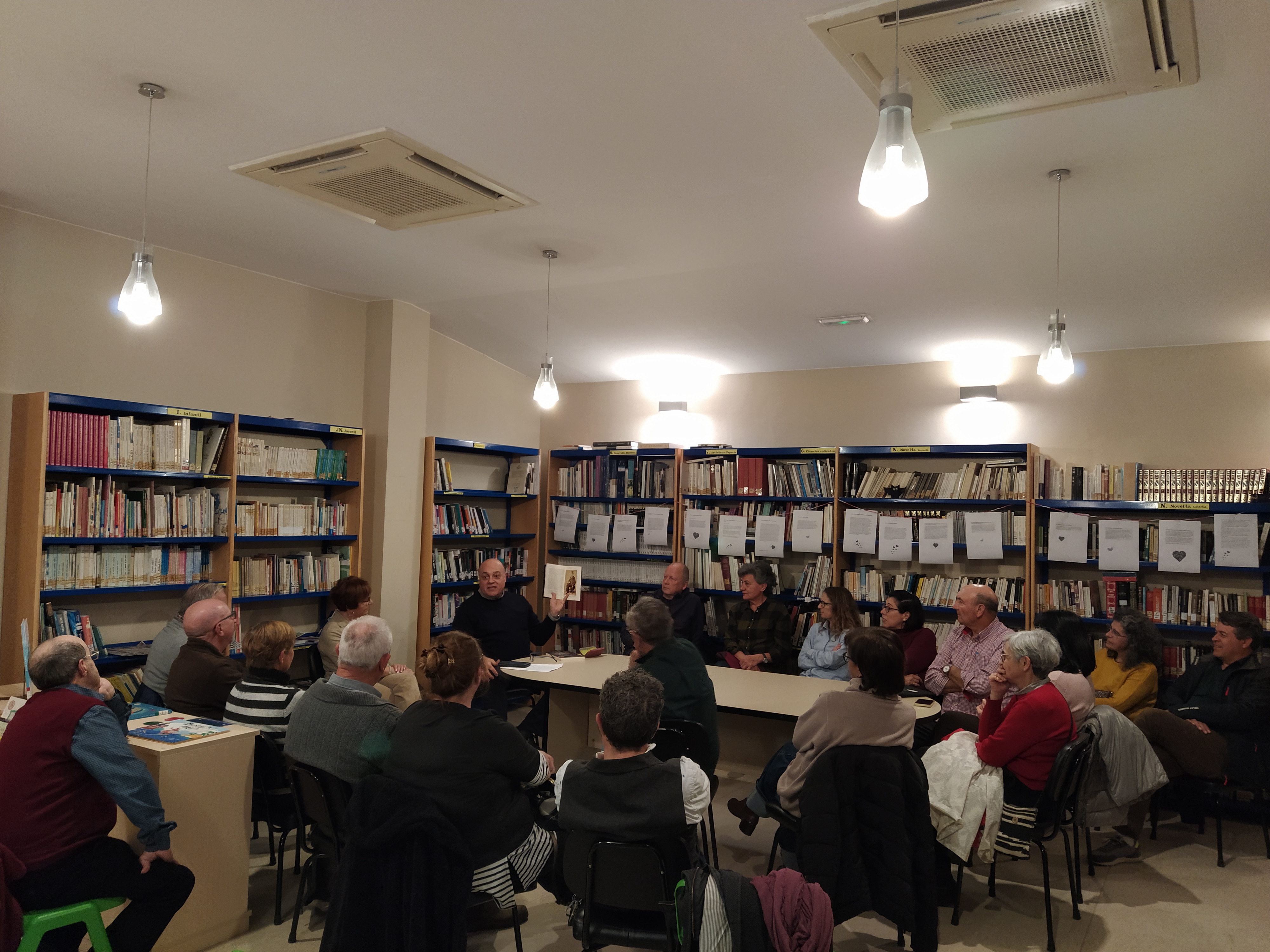 Presentaci&oacute;n libro &lsquo;Hist&ograve;ries de roders contades a boca de can&oacute;&rsquo; Olocau 2