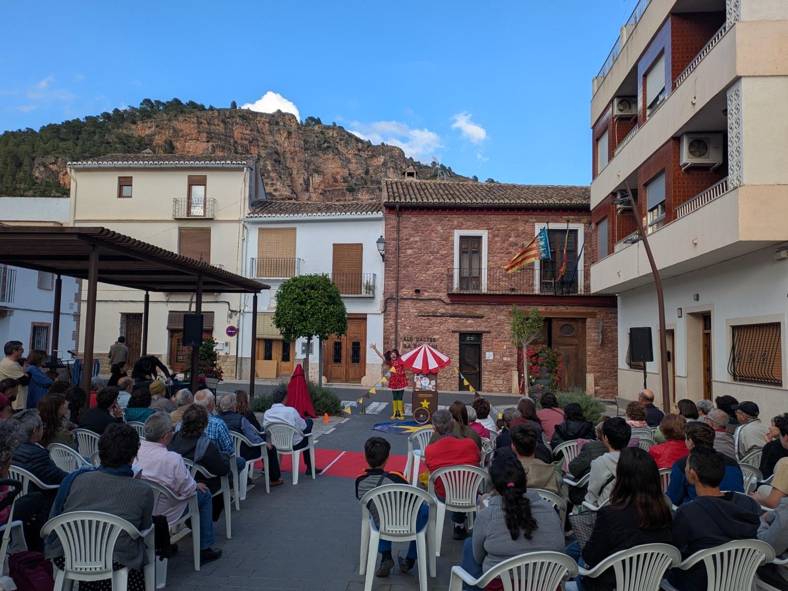 El Festival Olocau d’Orella lleva la creatividad, el humor y la emoción de las artes escénicas a Olocau 2