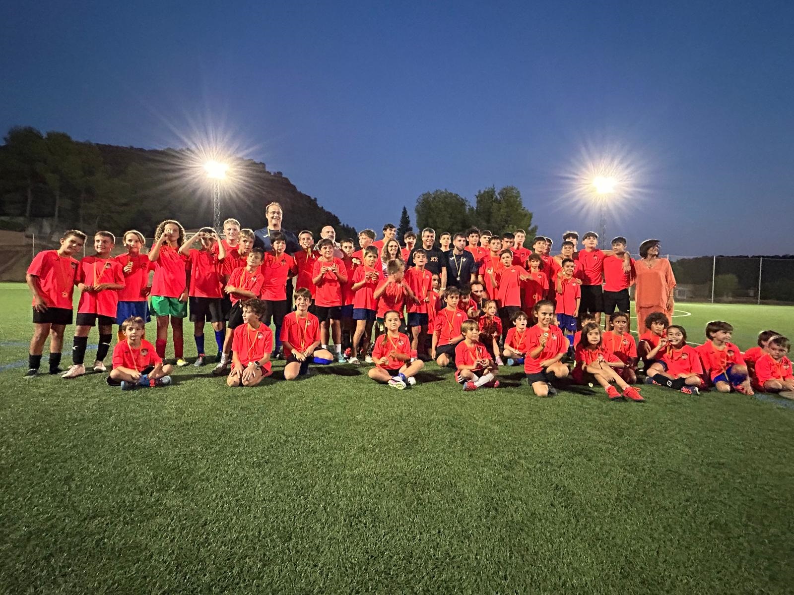 Entrega de medallas Escuela Verano F&uacute;tbol 2024 Olocau