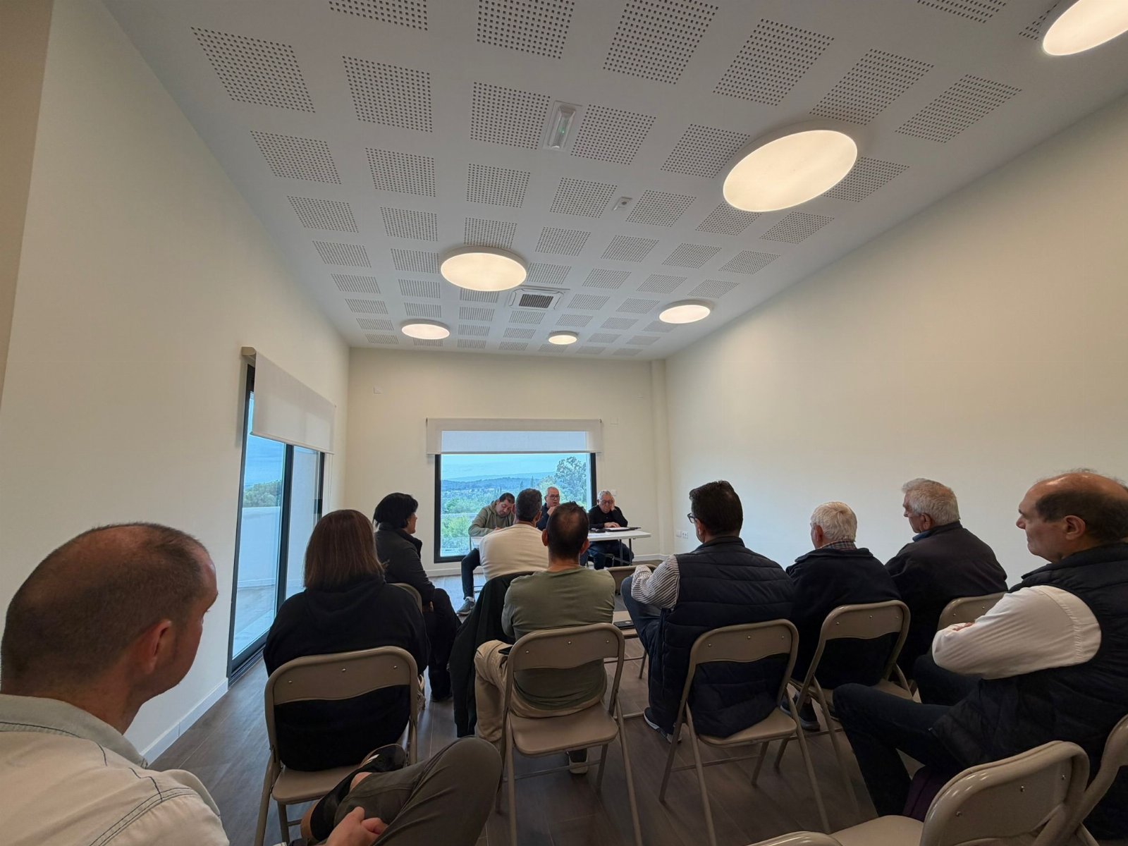 Antonio Ropero assisteix a l'Assemblea General de l'Associaci&oacute; de Ve&iuml;ns de Lloma de les Clotxes - &lsquo;Los Picapedra&rsquo; Olocau
