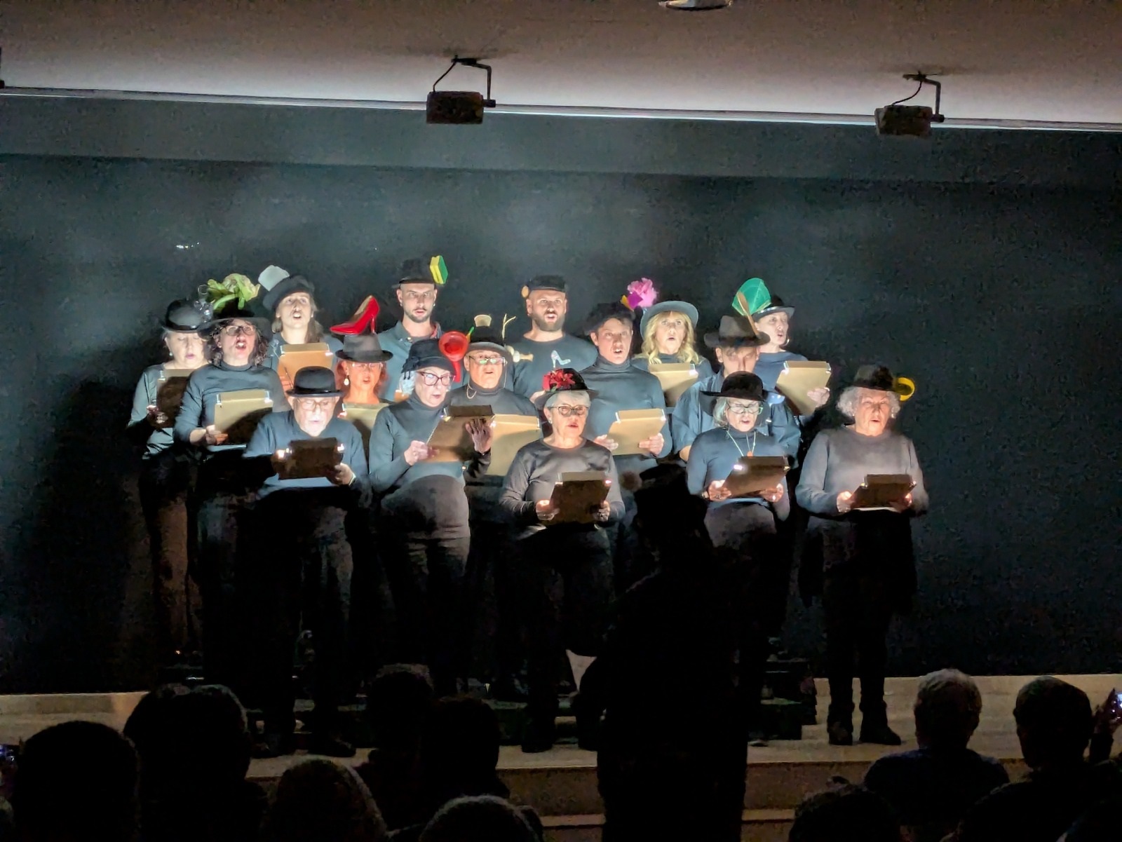 Muestra de Invierno de los talleres de teatro de Olocau 1