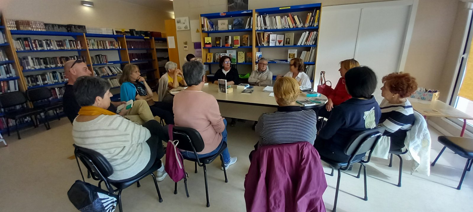 Sessi&oacute; de maig del Club de Lectura d'Adults Biblioteca Olocau