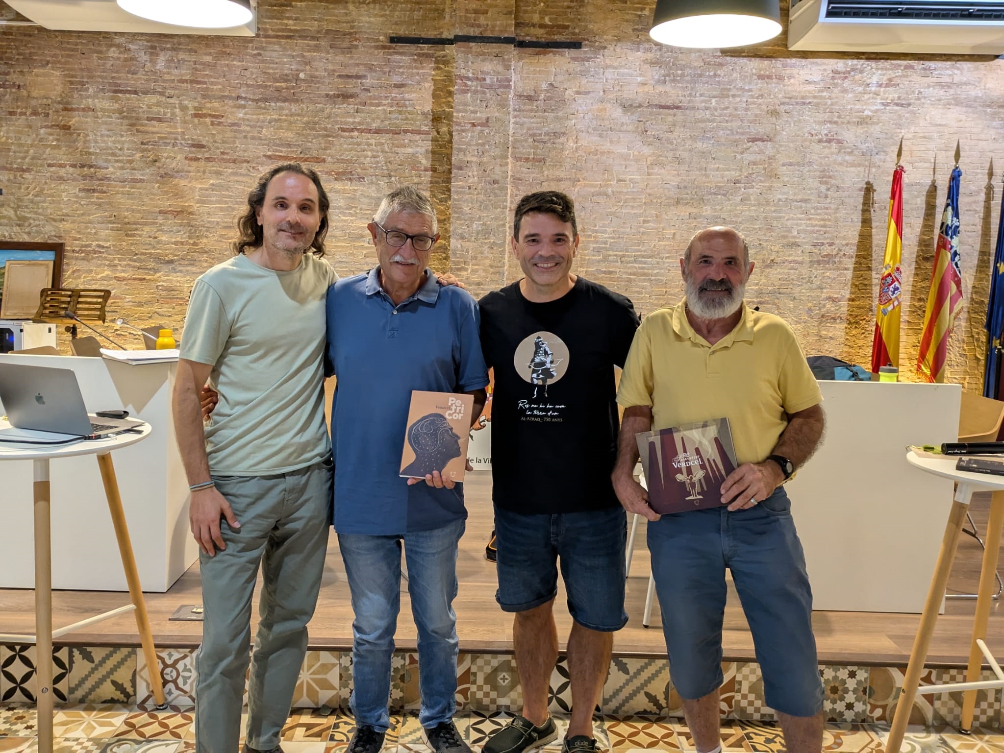 Presentaci&oacute;n libros-discos &lsquo;Petricor&rsquo; y &lsquo;ReS&agrave;mara&rsquo; Olocau 1