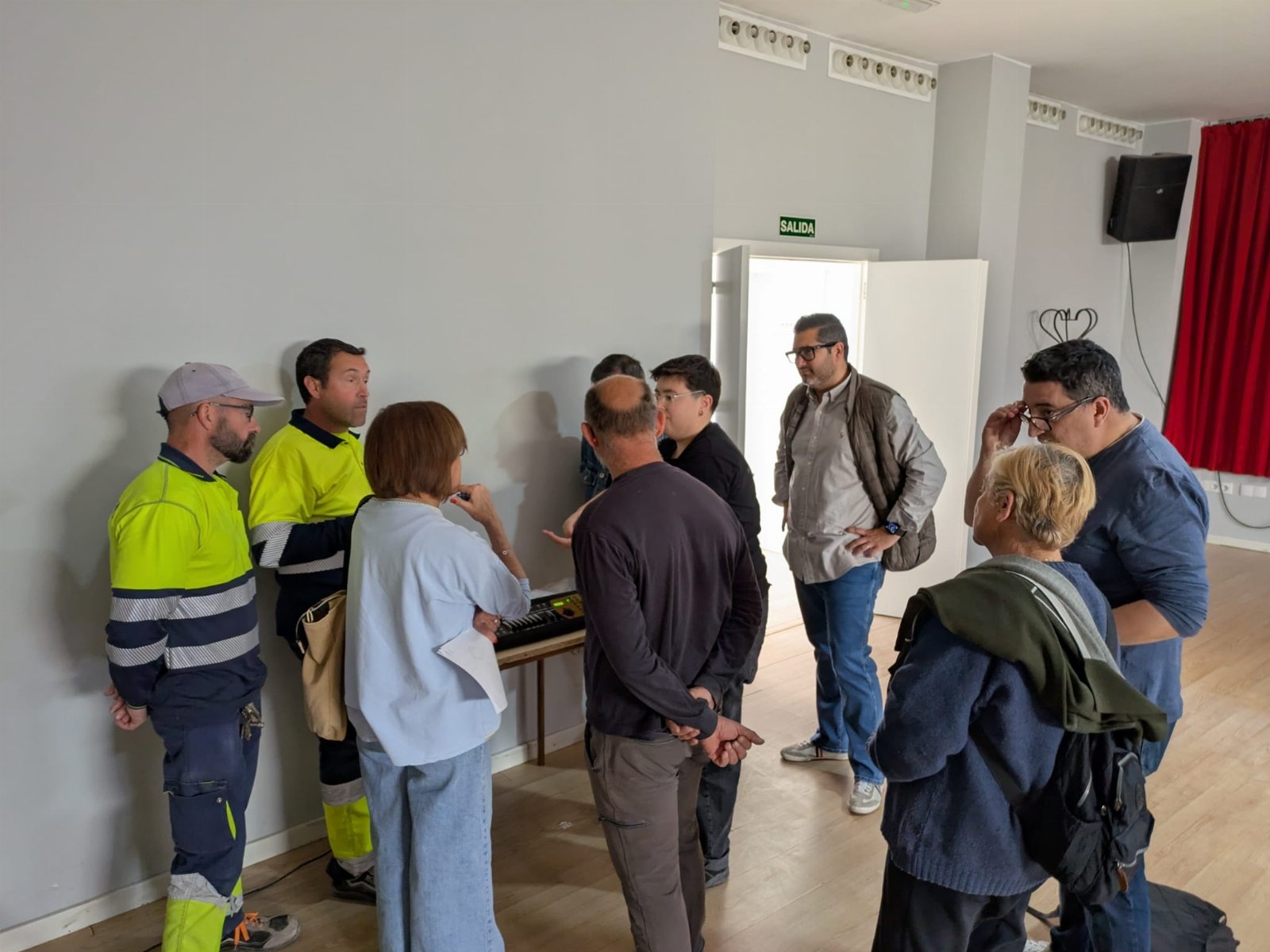 Olocau adquireix un nou equip d'il·luminació per a la realització d'espectacles 2