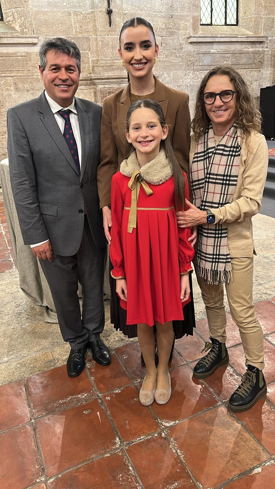 Asistencia de Antonio Ropero y Desa Vilaplana al Brindis de Navidad del Cuartel General Terrestre de Alta Disponibilidad Olocau