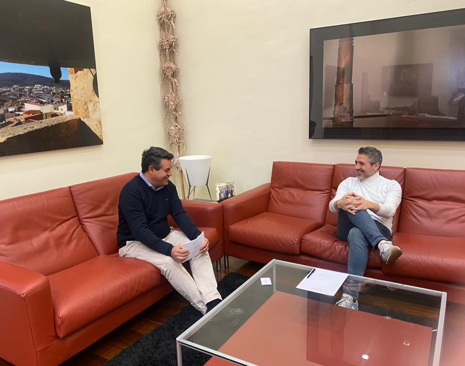 Foto Olocau reuni&oacute;n director general de Cultura