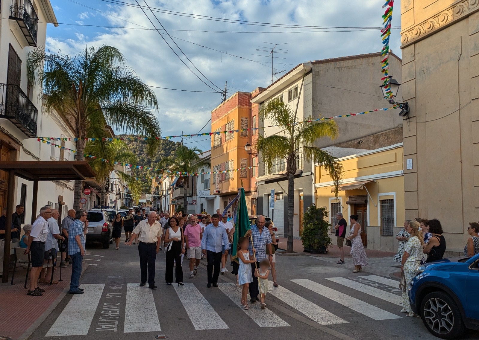 Traslado bandera Asociación Jubilados Olocau 1