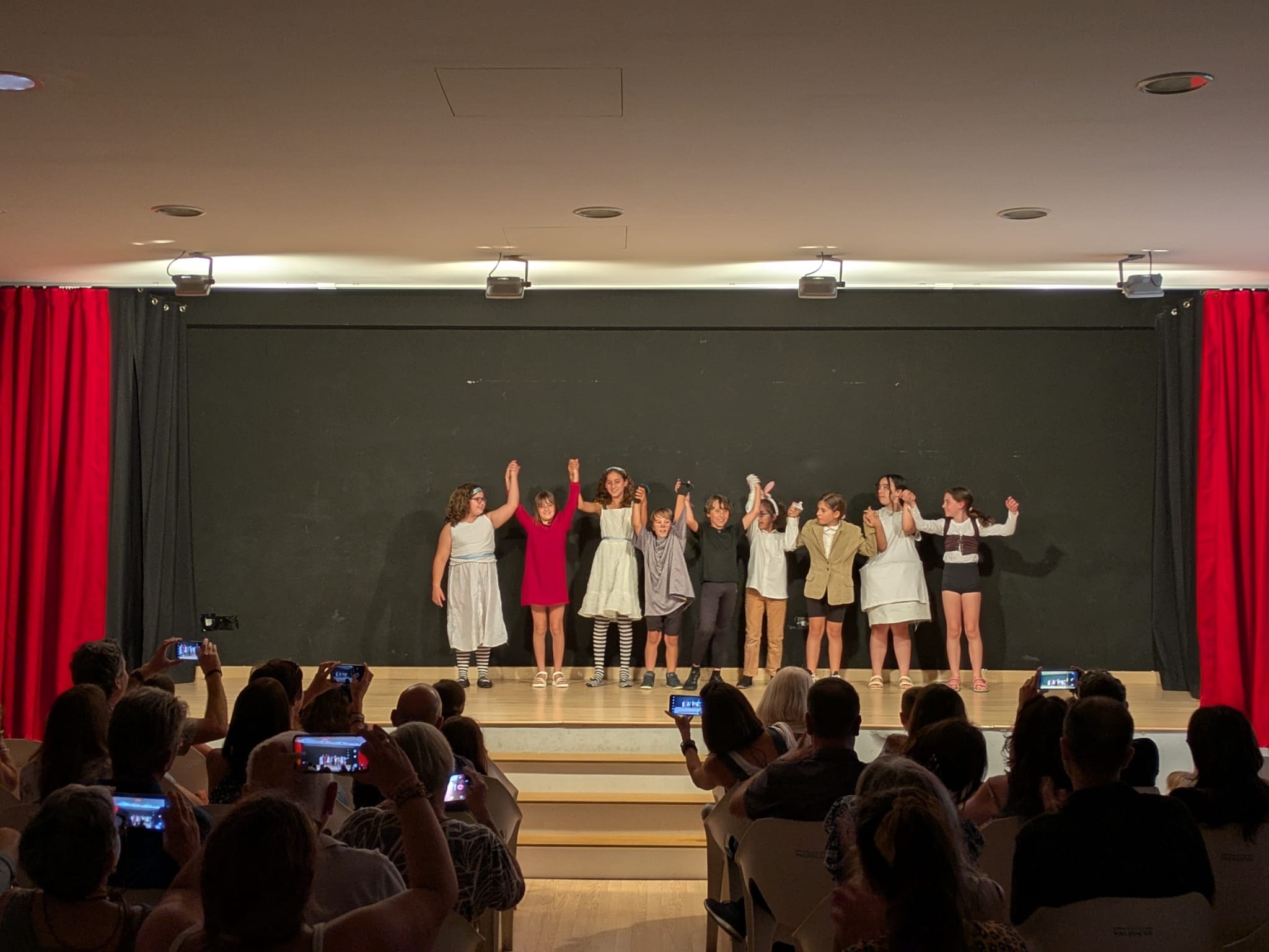 Muestra de Fin de Curso 2024-2025 Taller de Teatro Infantil CRA Alt Carraixet - Col&middot;legi Mestre Ferran Zurriaga Olocau 2