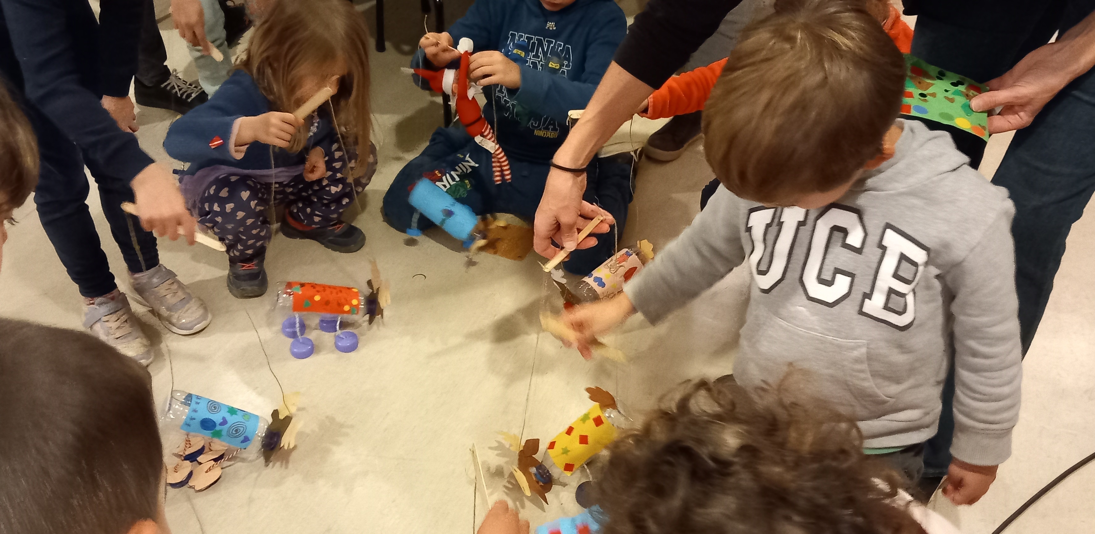 Taller de manualidades Construye tu Renoneta Olocau