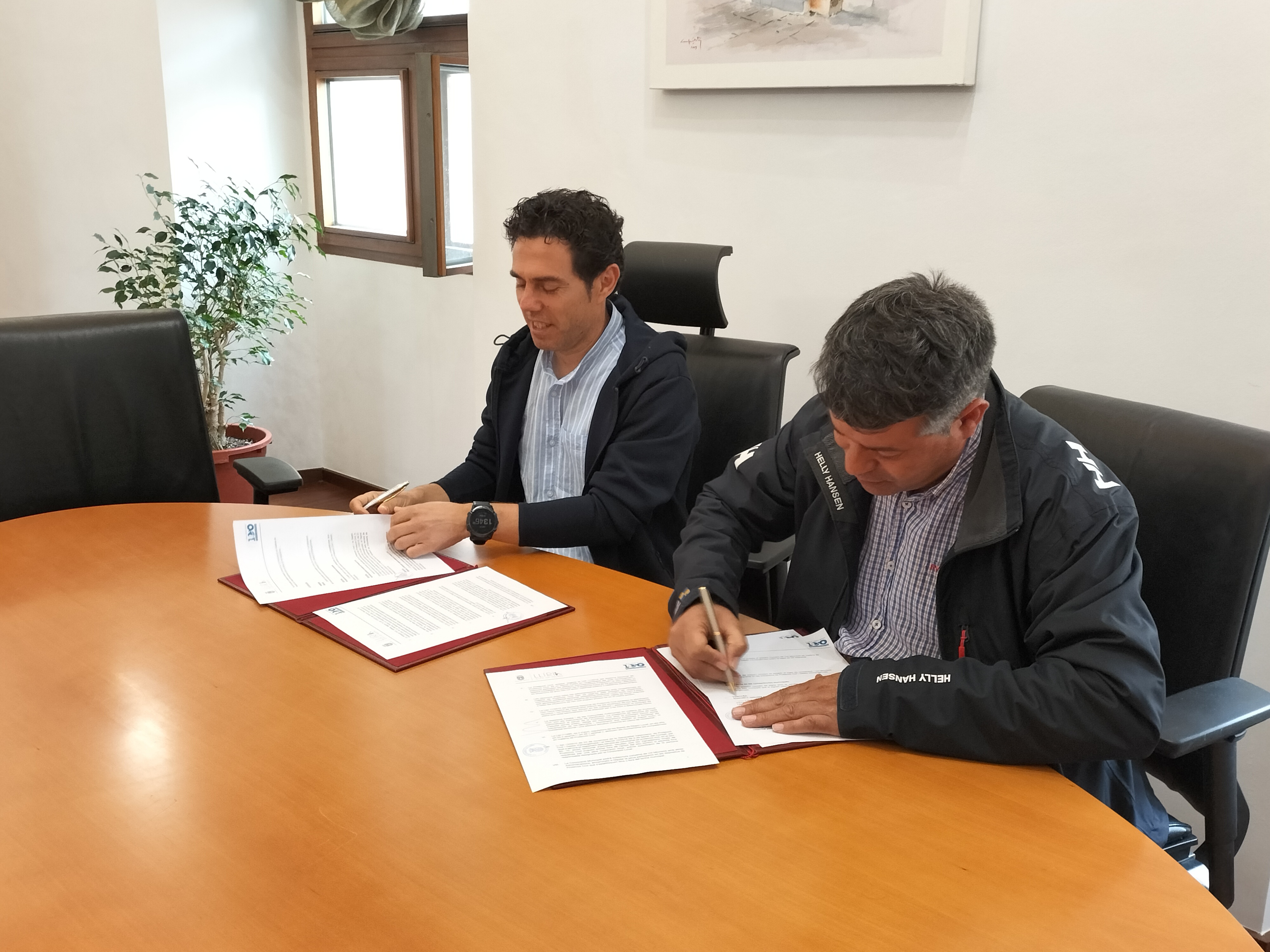 Firma convenio Protecci&oacute;n Civil y Gesti&oacute;n de Emergencias Ayuntamiento de Olocau y Ayuntamiento de Ll&iacute;ria