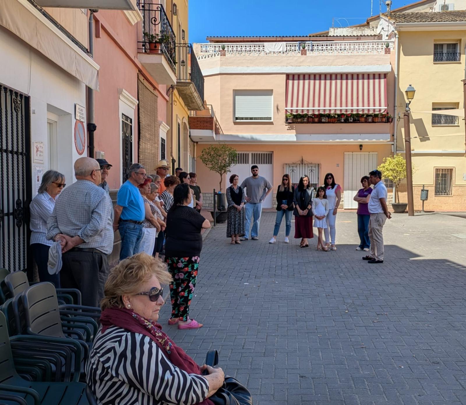 Olocau guarda un sentido minuto de silencio contra la violencia machista 1