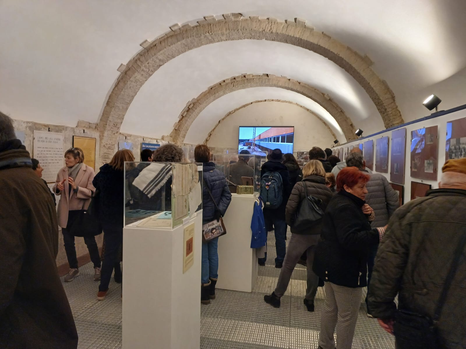 Inauguraci&oacute;n exposici&oacute;n escuela p&uacute;blica en Olocau (2023) - 1