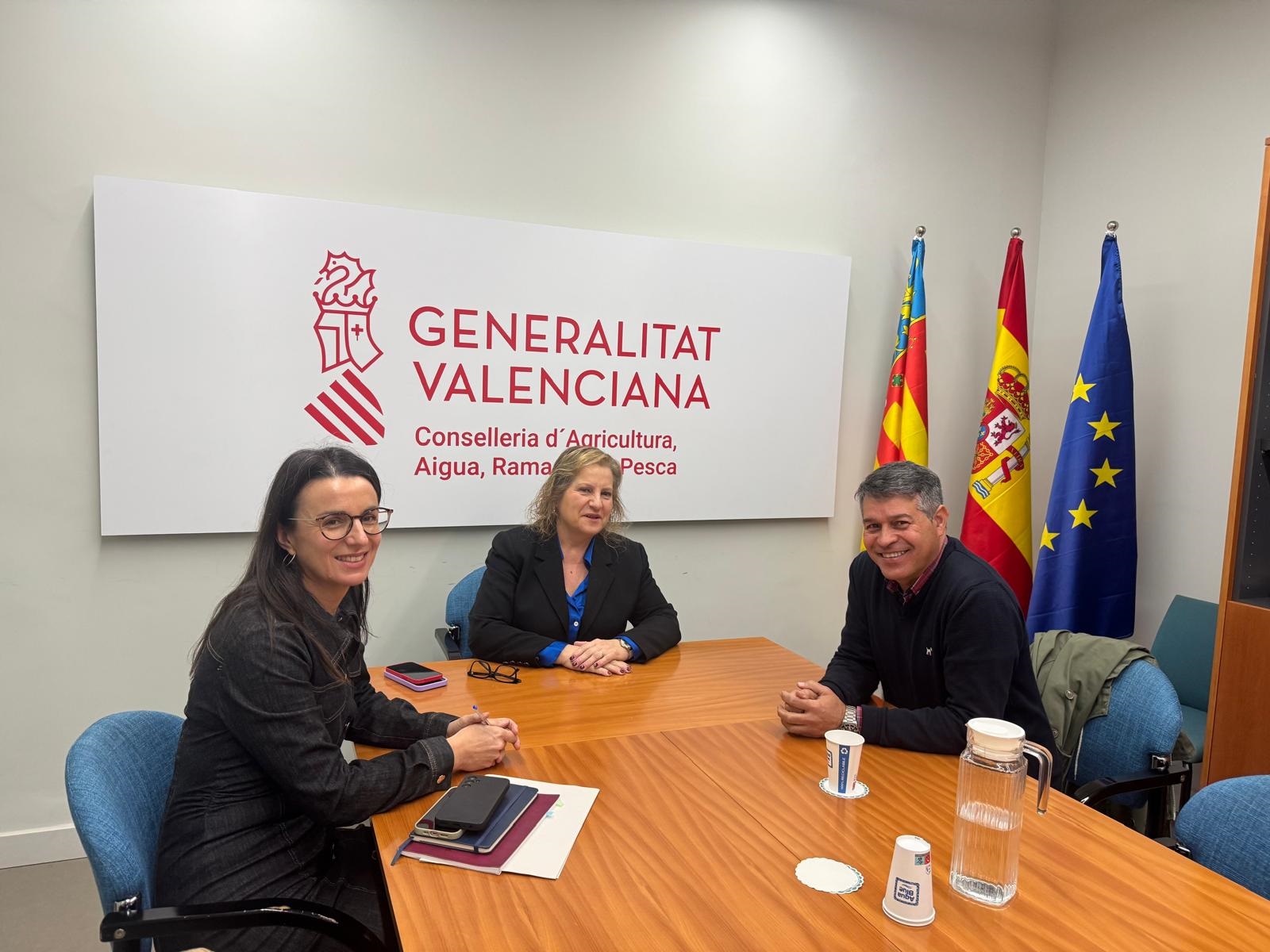 Foto reuni&oacute;n Antonio Ropero M&ordf; &Agrave;ngels Ram&oacute;n-Llin Olocau