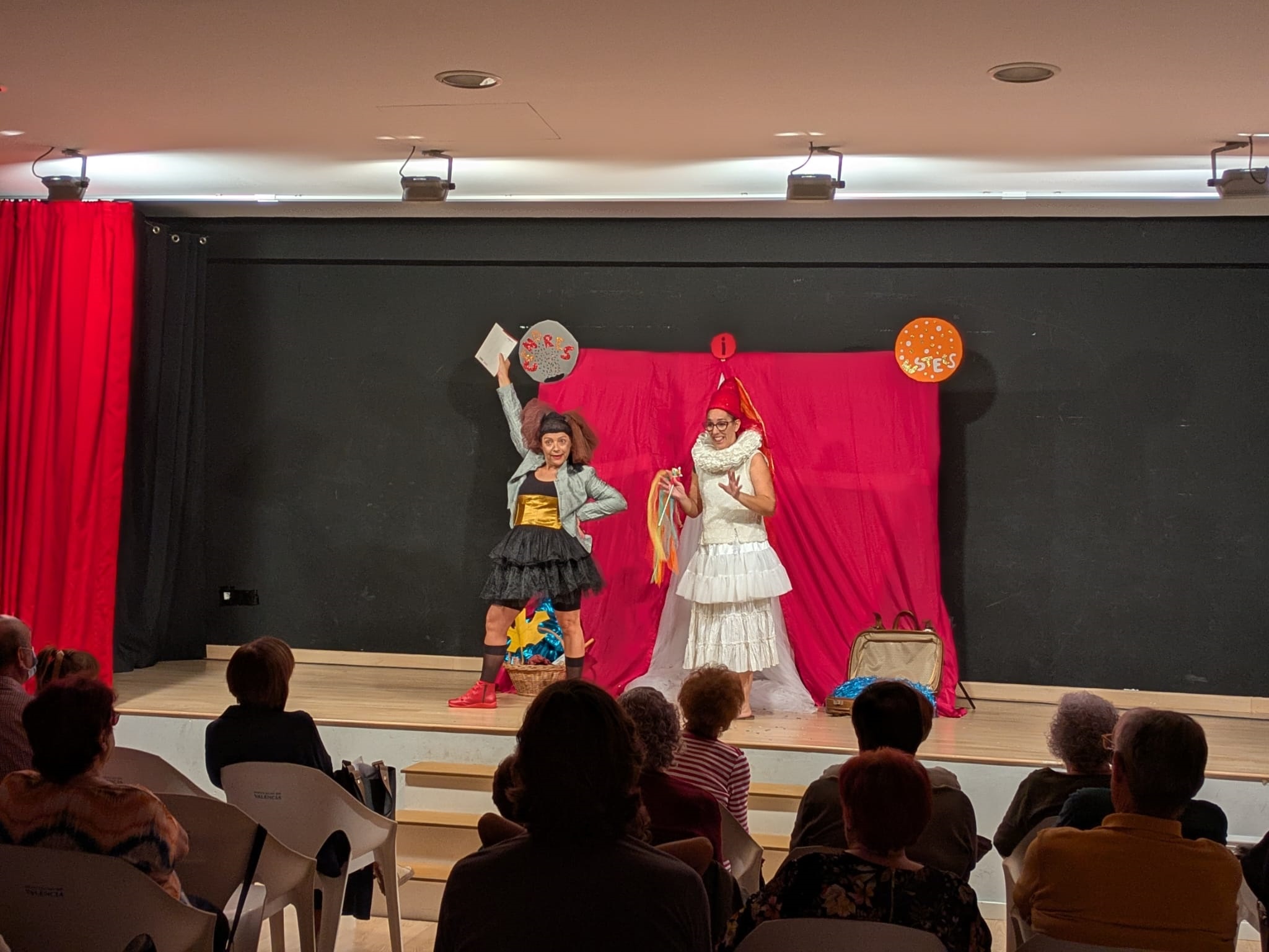 Espect&aacute;culo Cendres i Estels Olocau 1