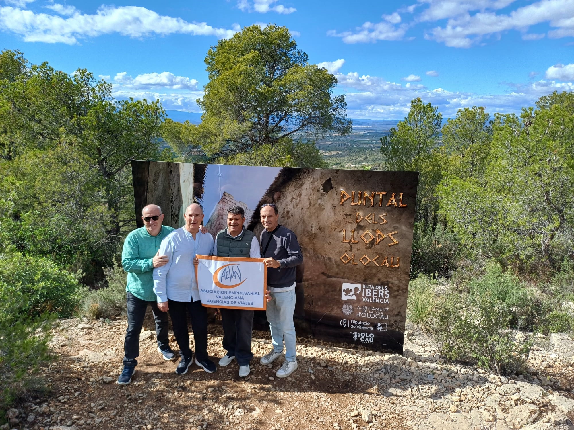 Foto visita AEVAV Olocau 2