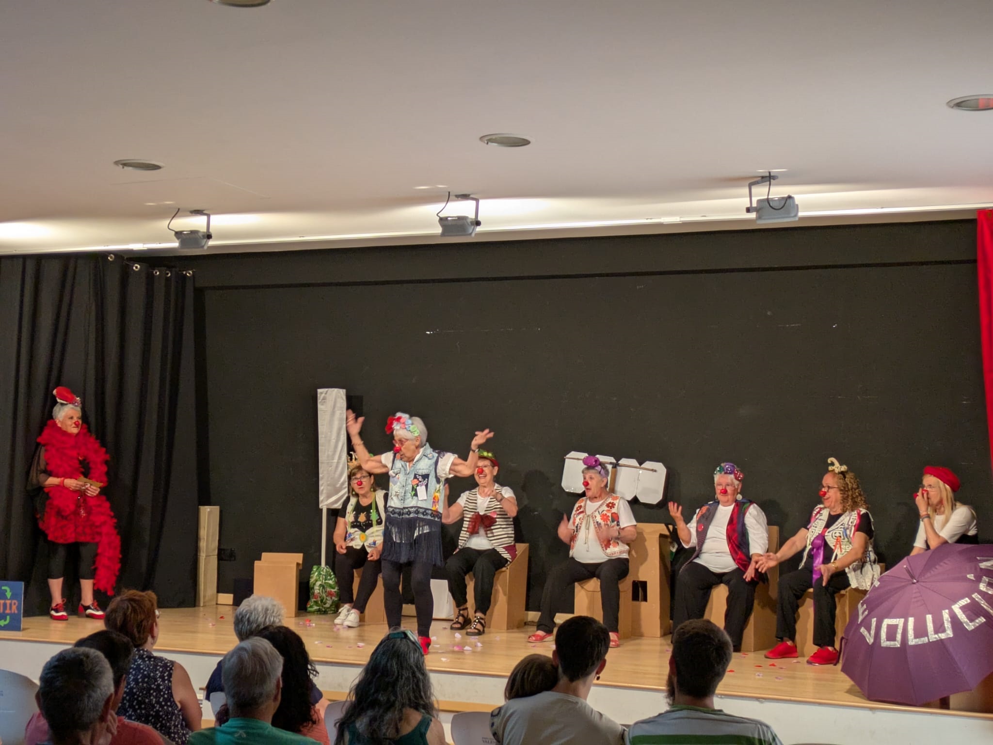 Representaci&oacute;n de la obra &lsquo;R que R&rsquo;, de Dones Clown Xirivella Olocau 2