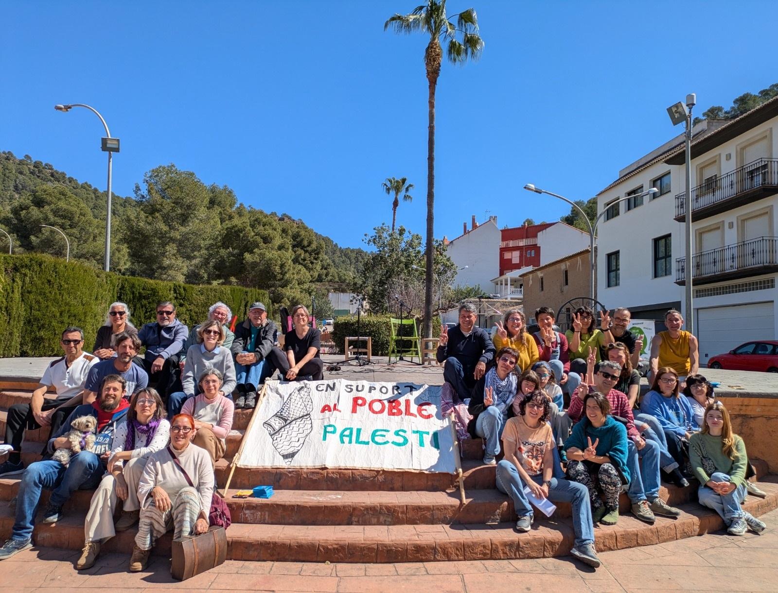 Concentració contra la guerra a Orient Mitjà i suport a Gaza Olocau 1