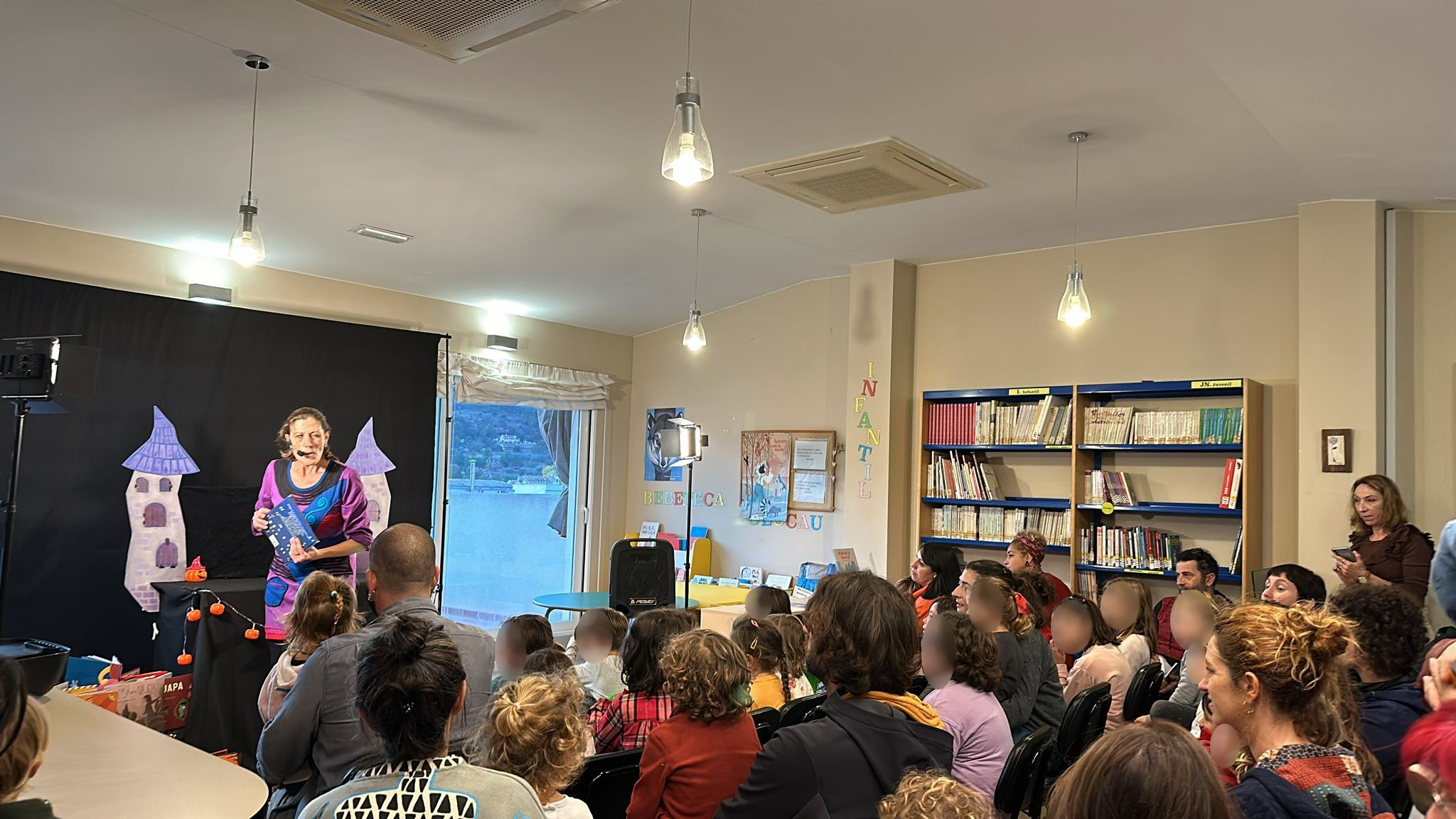 Sesi&oacute;n de cuentacuentos Olocau 1