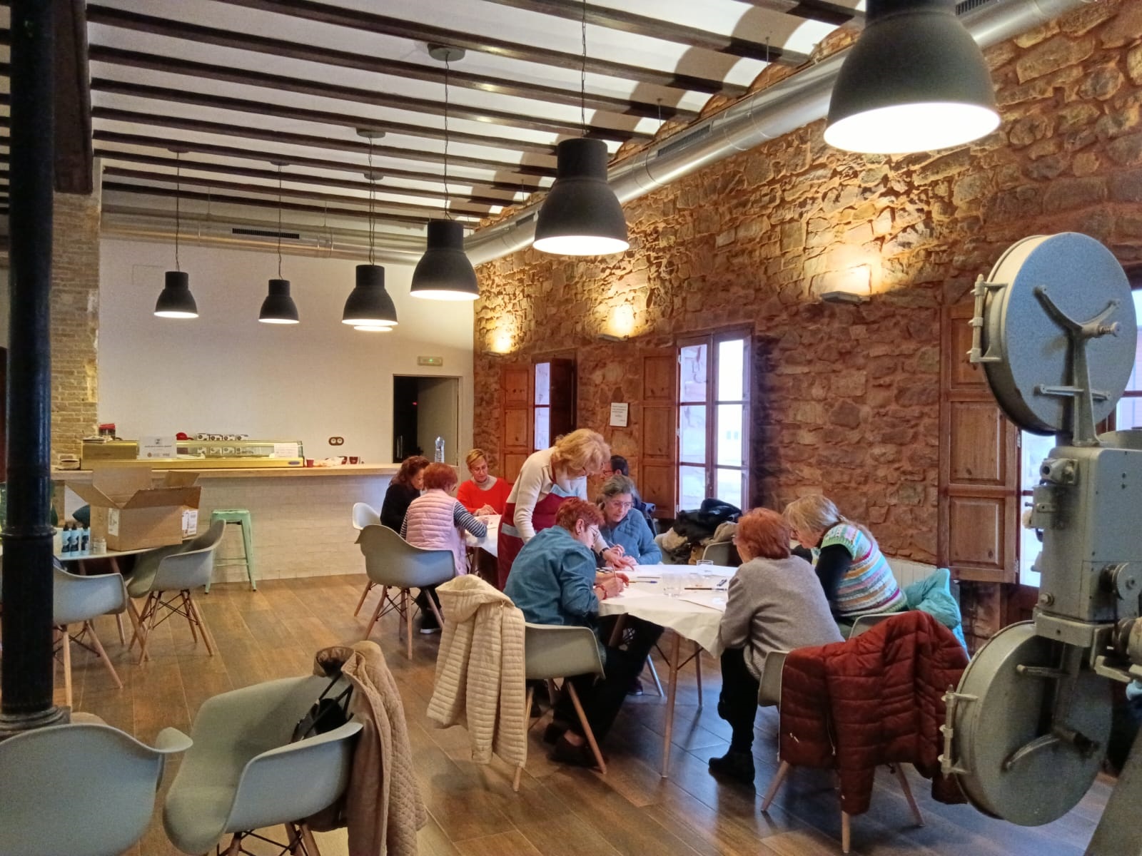 Taller 'Mujeres de Cine' Olocau - 1