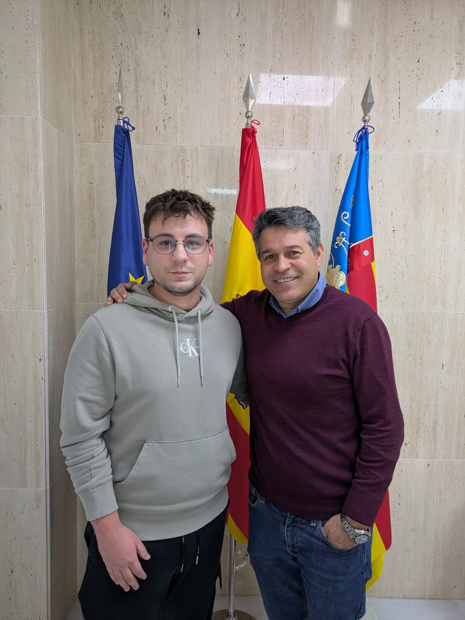 Foto incorporaci&oacute;n alumno pr&aacute;cticas Iv&aacute;n Cecilia Olocau