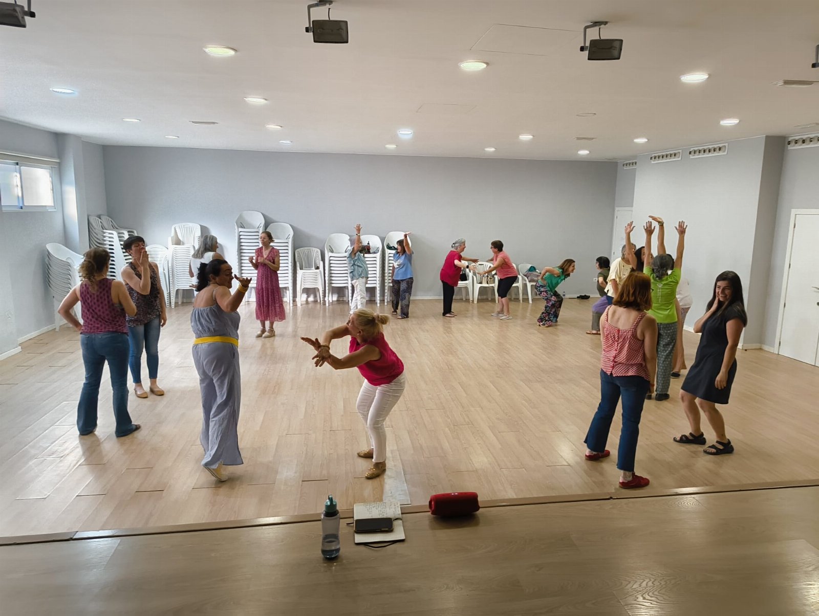 Taller ‘Humor i joc per a dones perfectament imperfectes’ Olocau 2