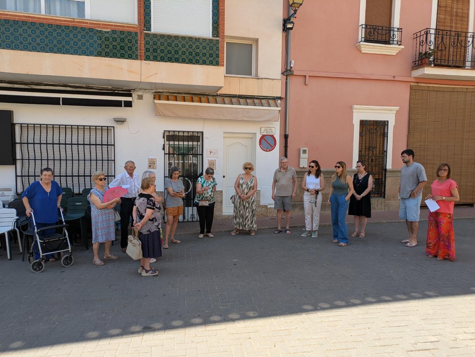Olocau guarda un sentit minut de silenci en record de les víctimes dels terratrémols de Veneçuela