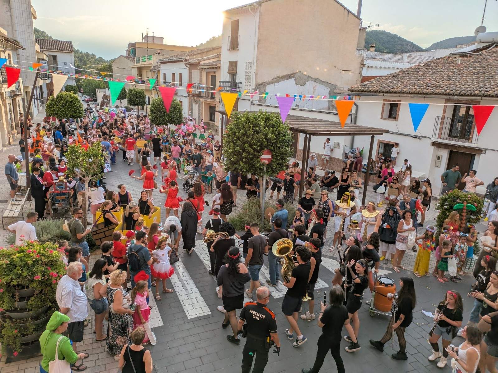 Somriures i molta creativitat en la Cavalcada de l'Humor