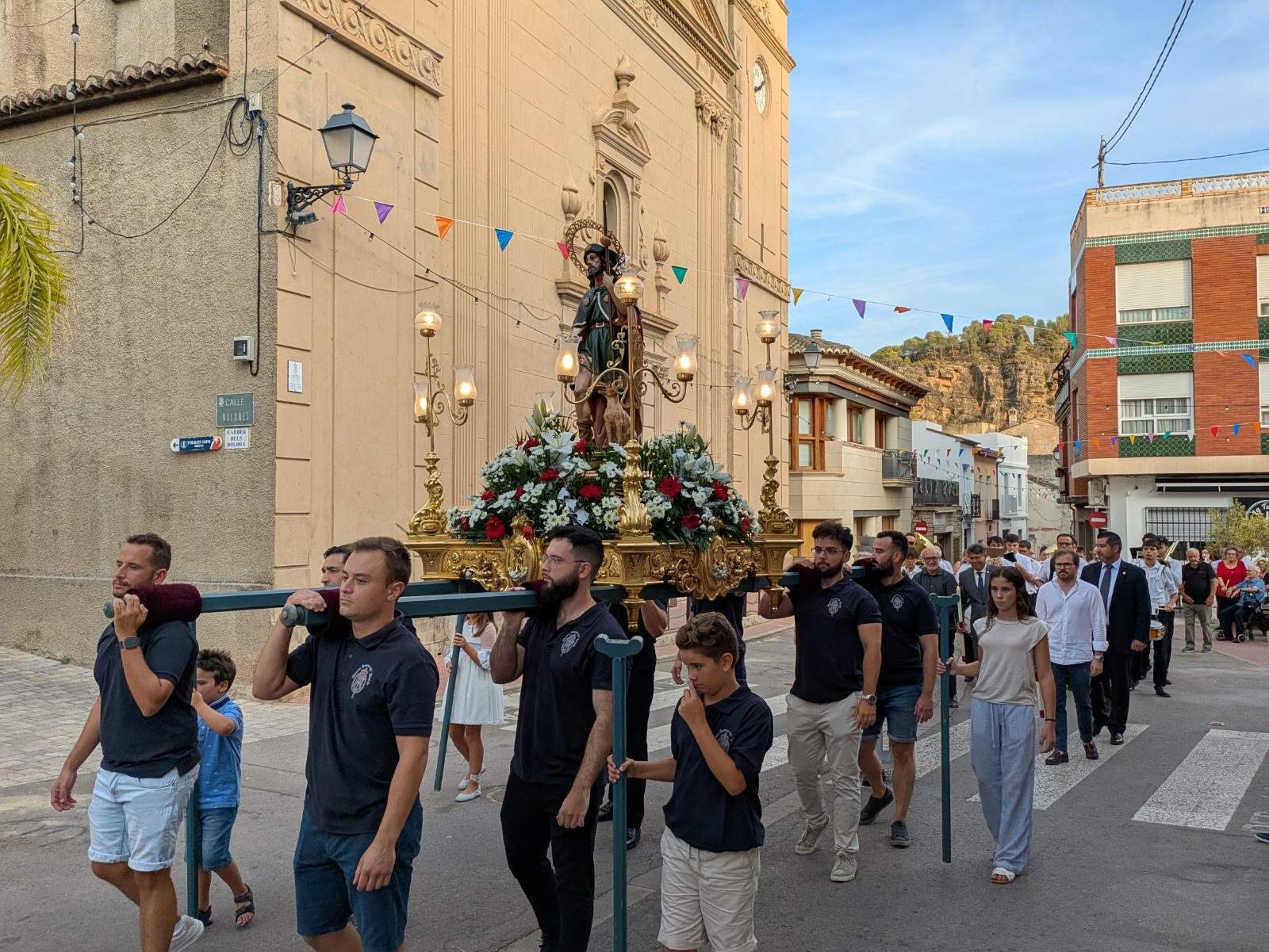Olocau conclou les Festes Patronals d'Agost amb la processó en honor a Sant Roc